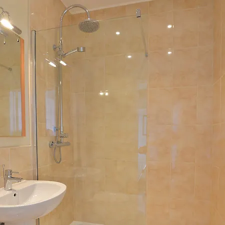 Bailey Ground Hotel 3*