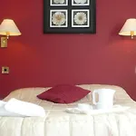 Bailey Ground Hotel